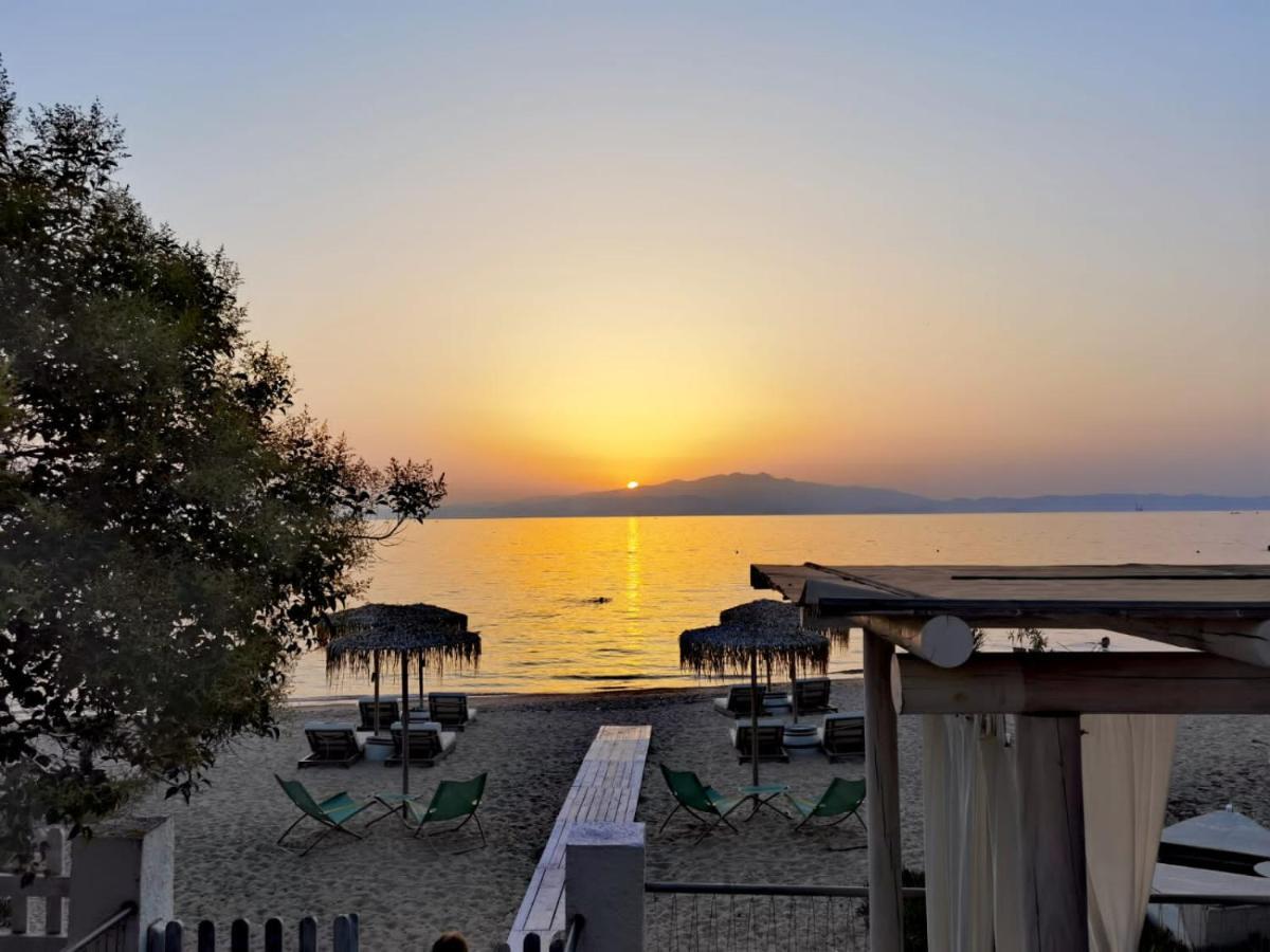 Byblos Mare-The Exclusive Beach Front Villa 스칼라소티로스 외부 사진